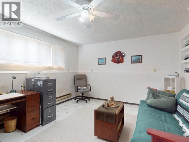 3271 OAK STREET - 20