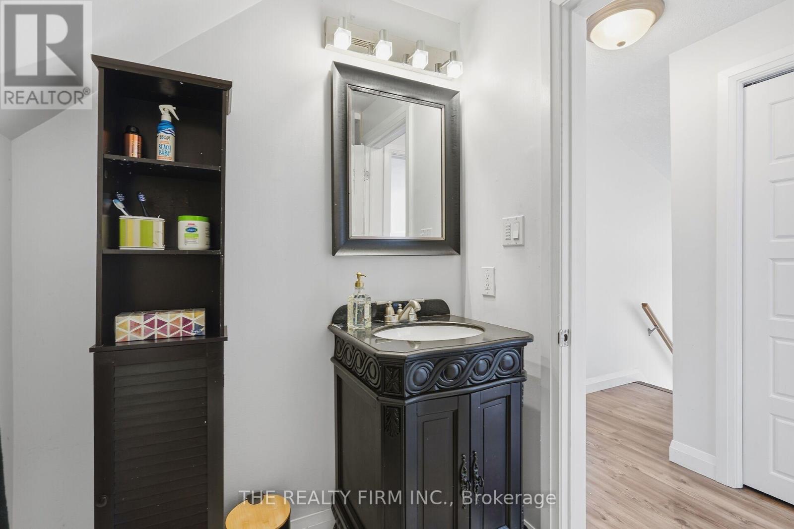 362 RIDOUT STREET S - 26