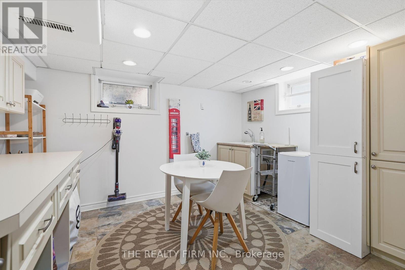 362 RIDOUT STREET S - 32