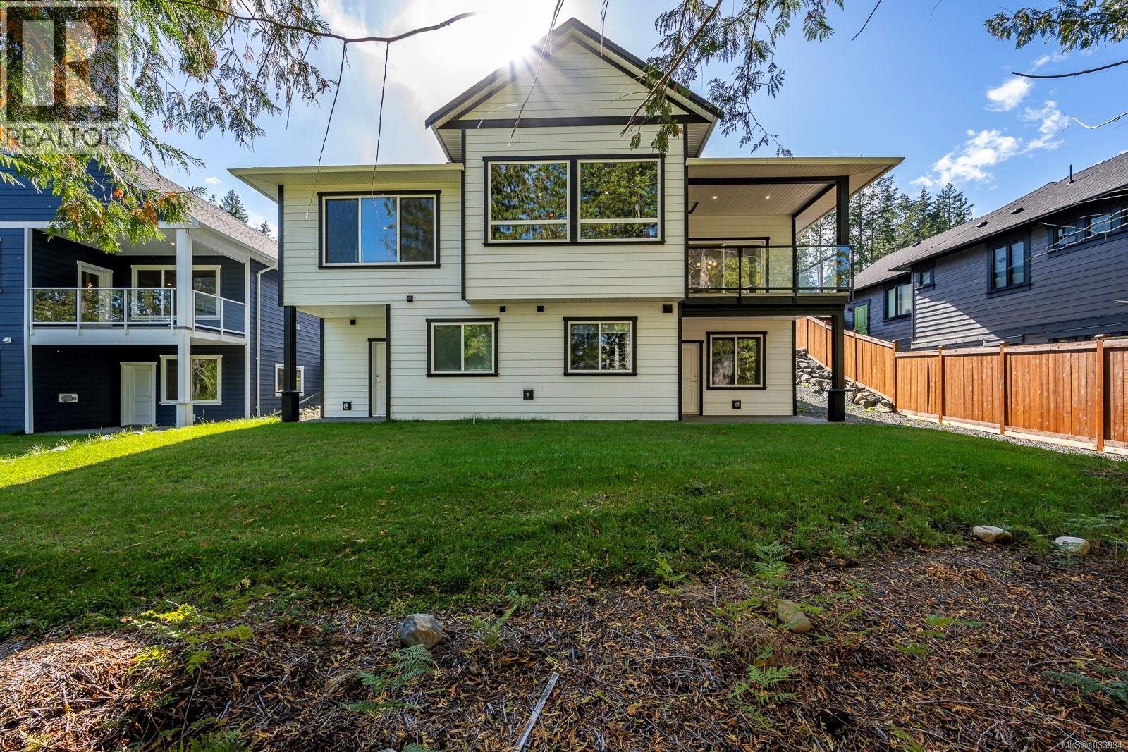 3236 Klanawa Cres - 2