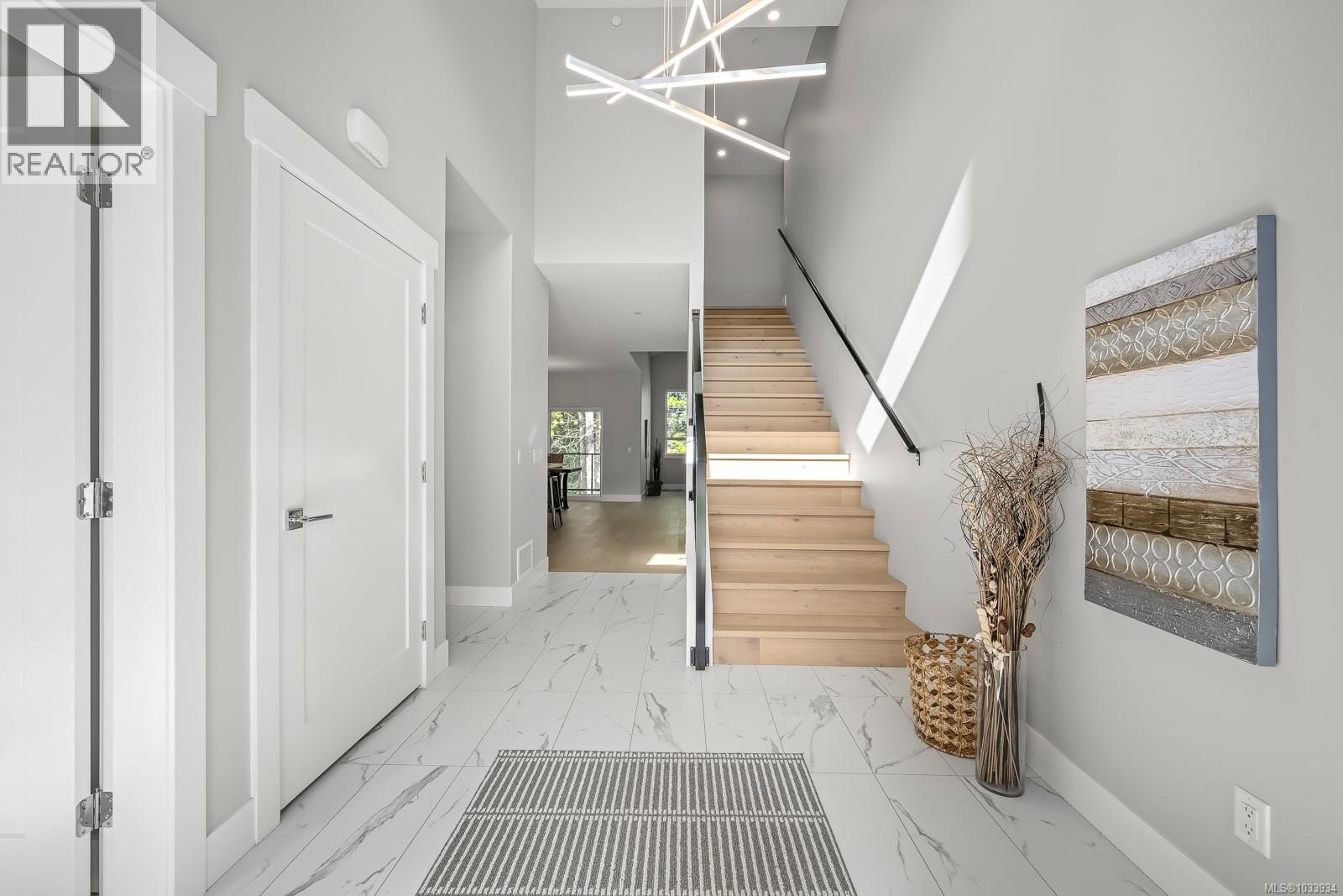 3236 Klanawa Cres - 8