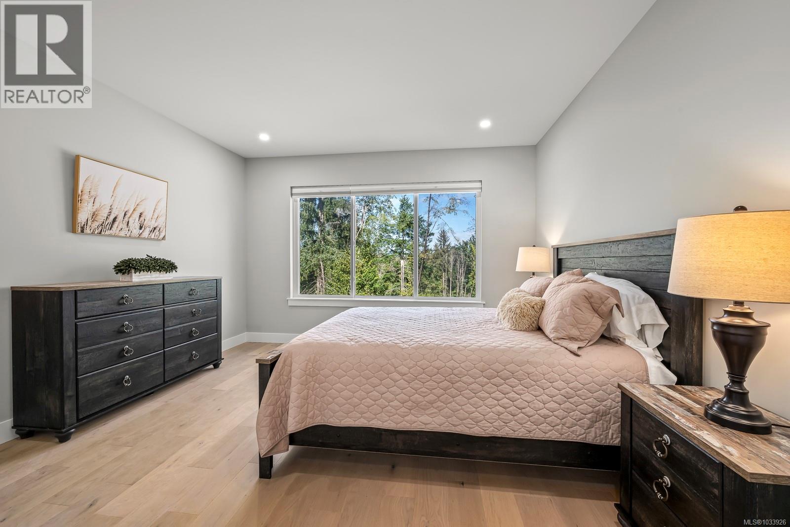 3240 Klanawa Cres - 5