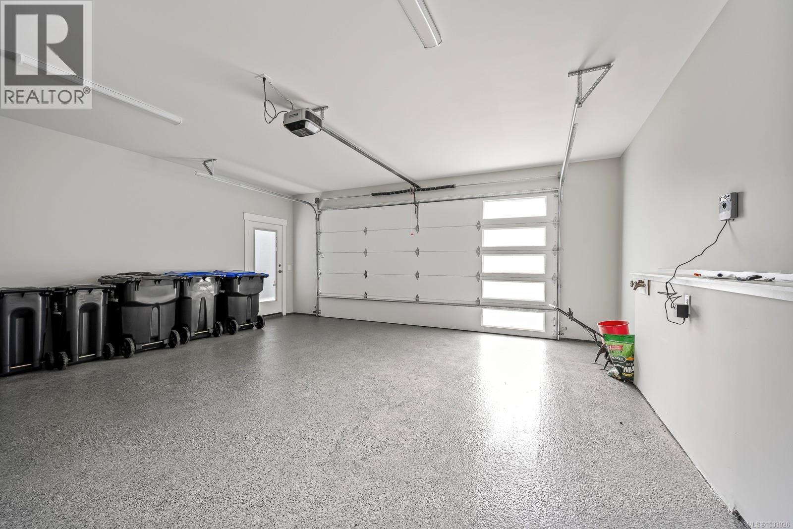3240 Klanawa Cres - 8