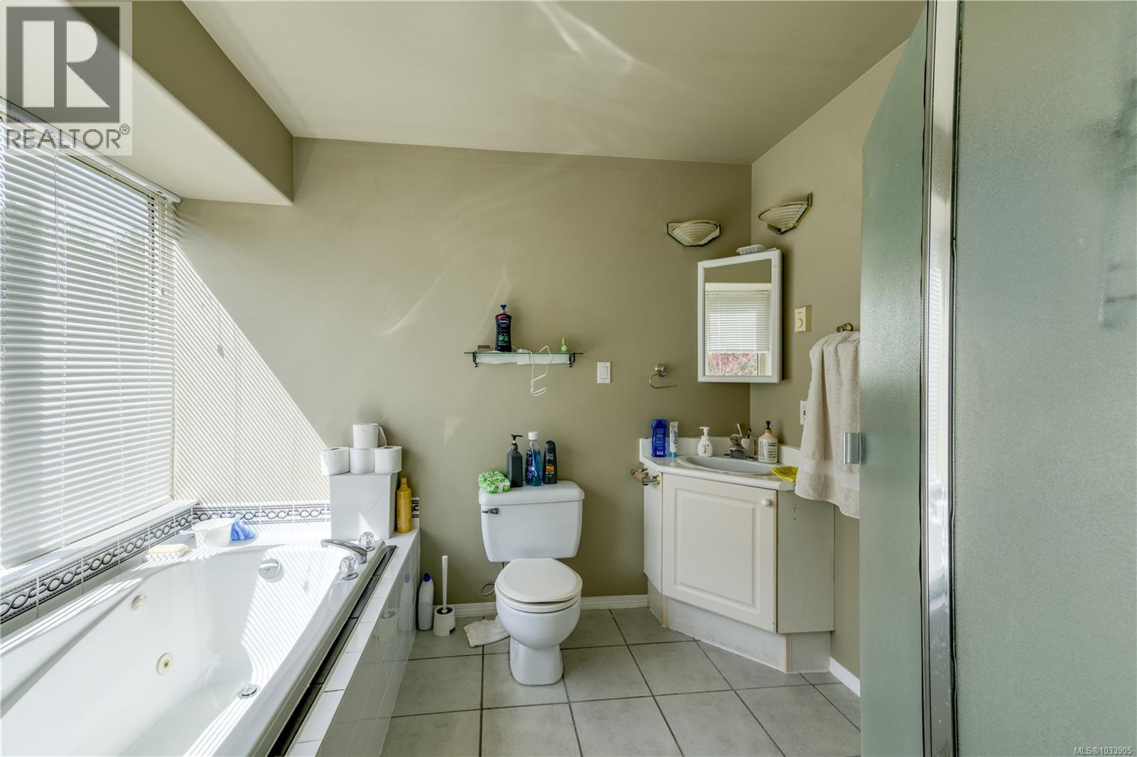 5000 Beaver Harbour Rd - 20