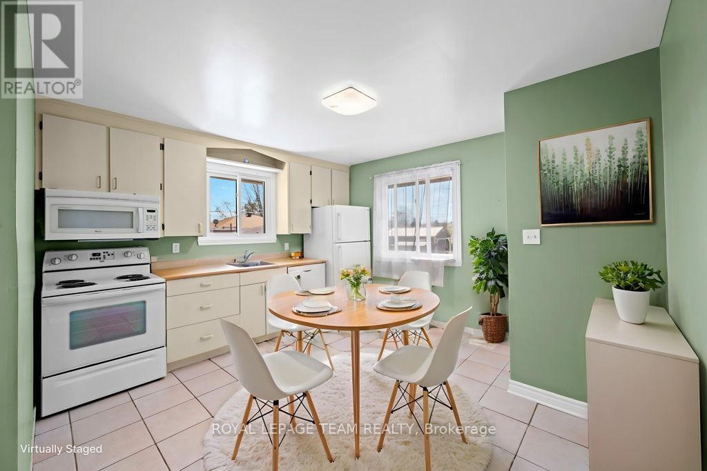 Kitchen and Dining (Satged Photo)