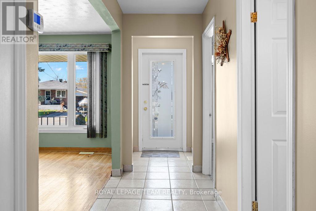 Foyer (Main Floor)