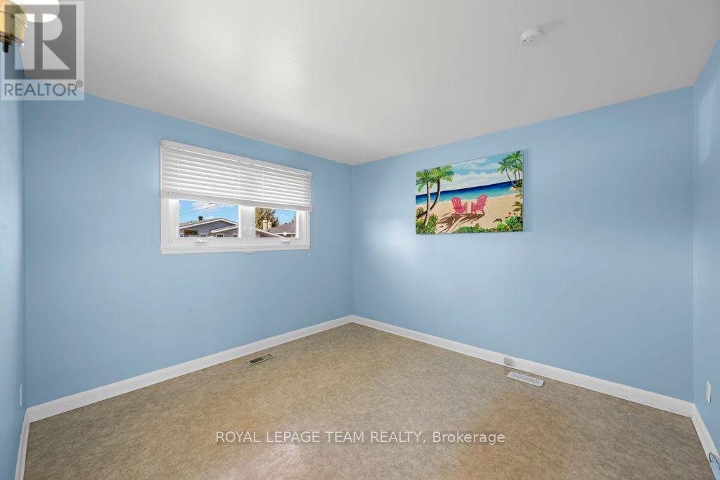 Primary Room (Main Floor)