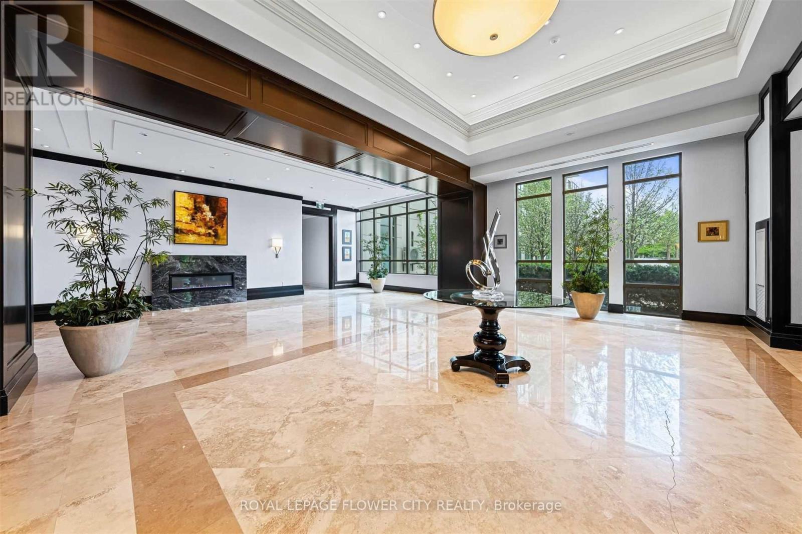 #403 88 PROMENADE CIRCLE - 17