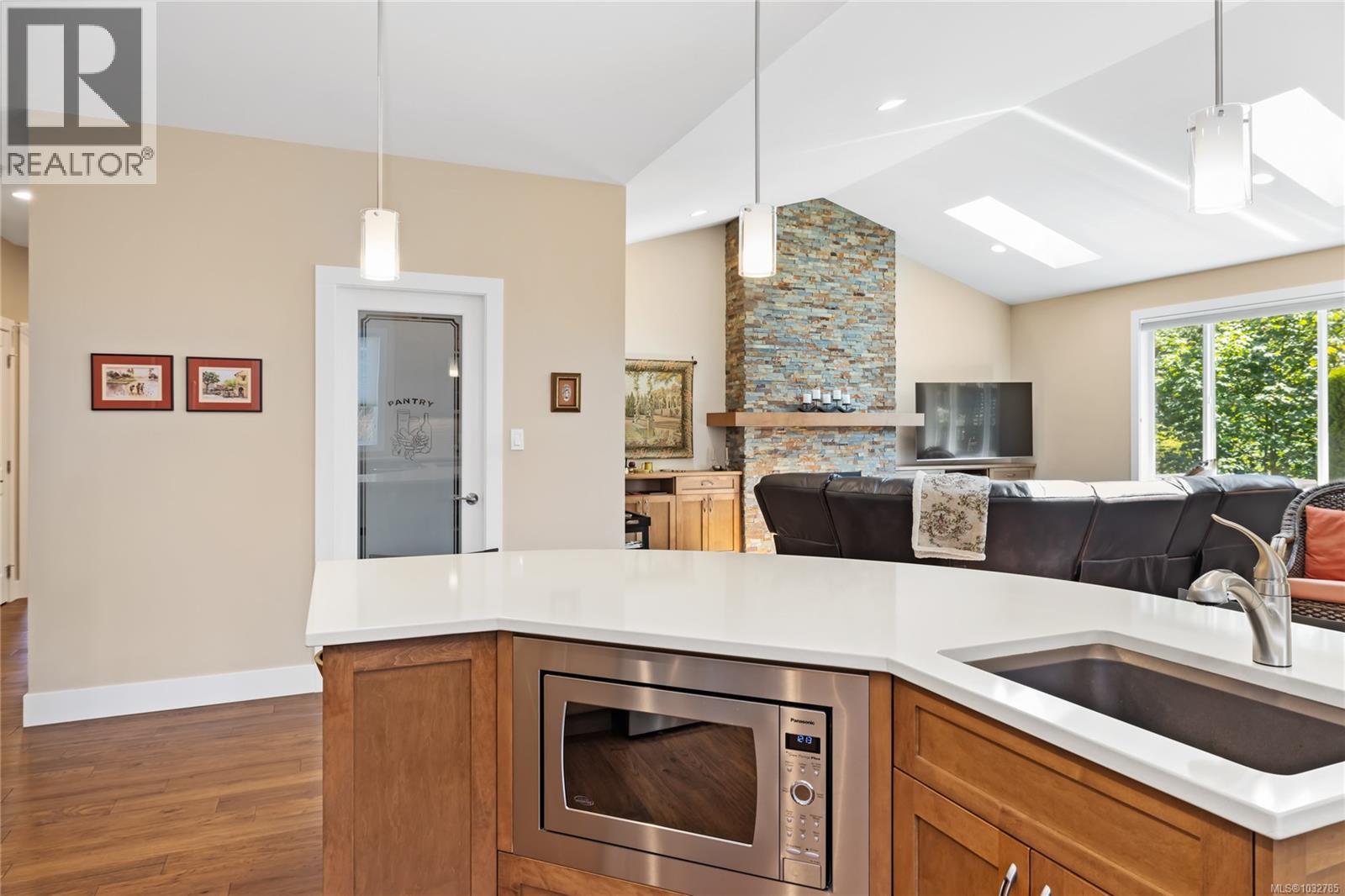 9846 Napier Pl, Chemainus