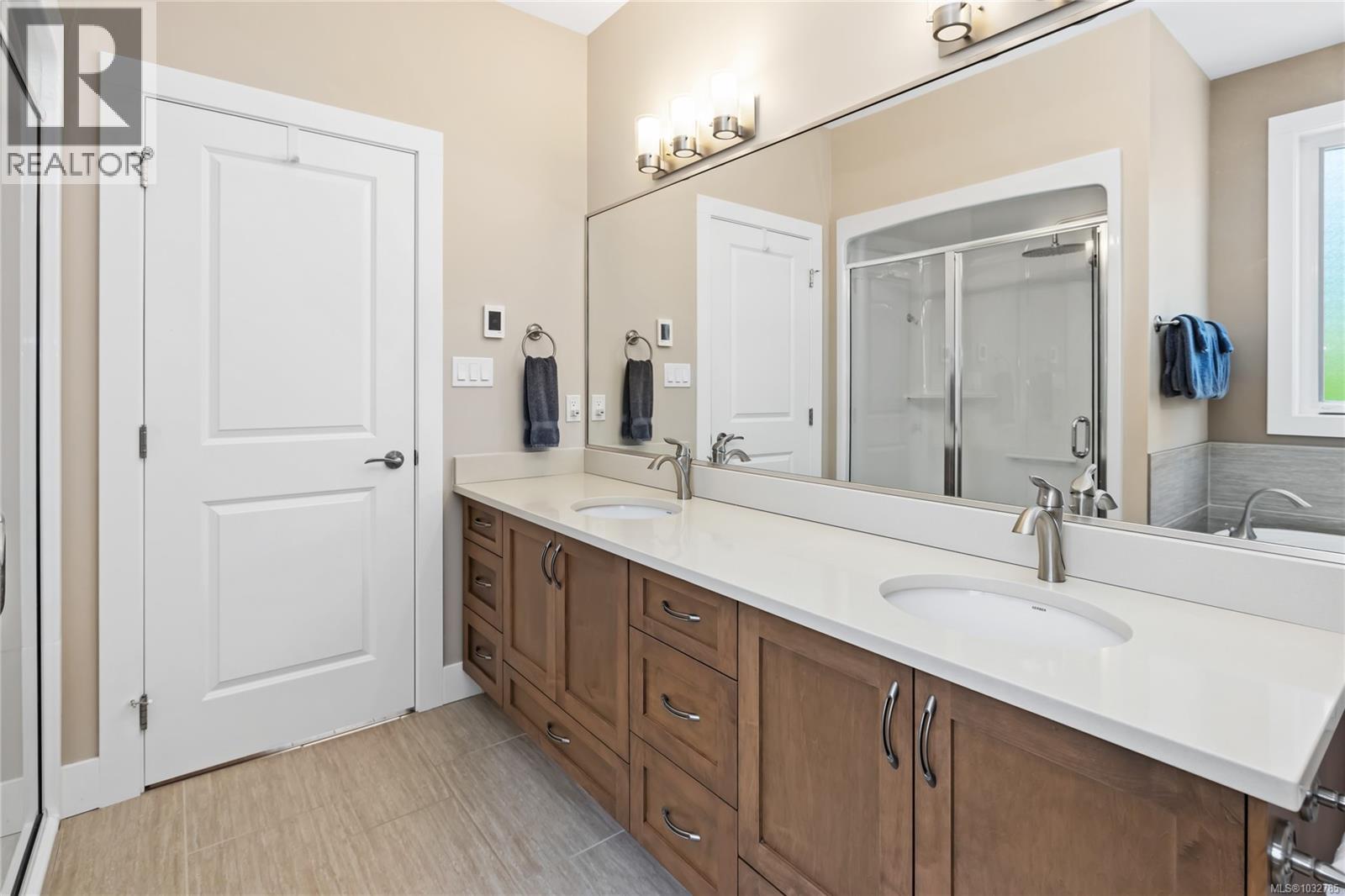 9846 Napier Pl, Chemainus