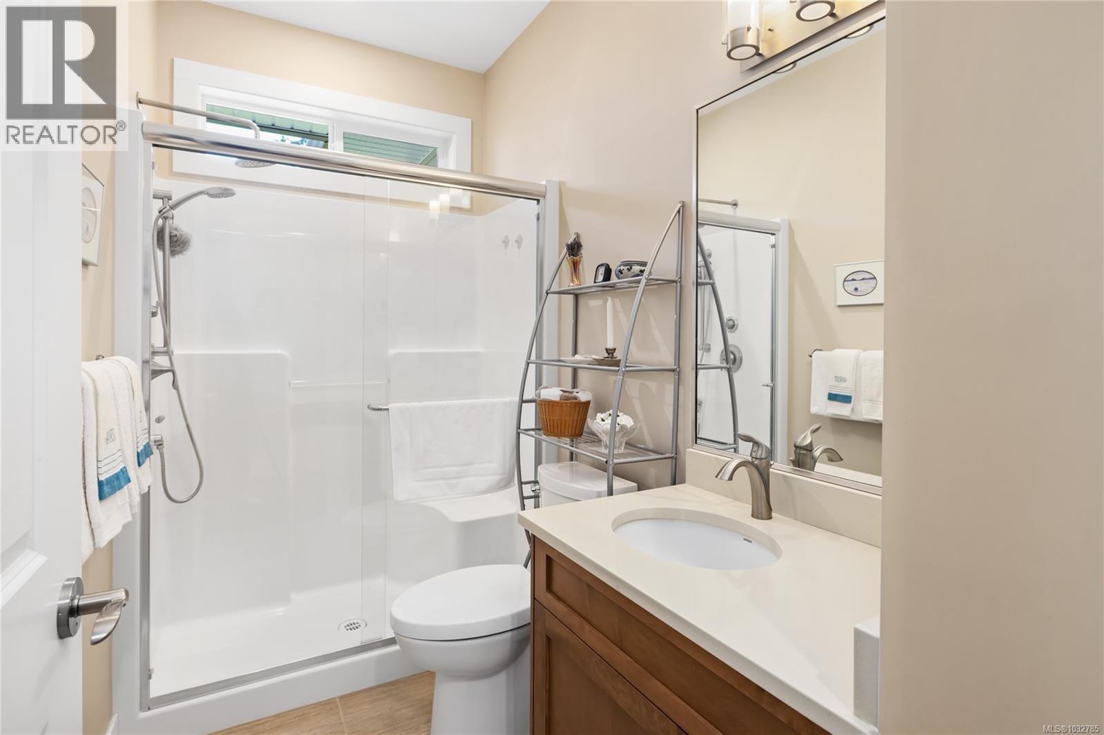 9846 Napier Pl, Chemainus