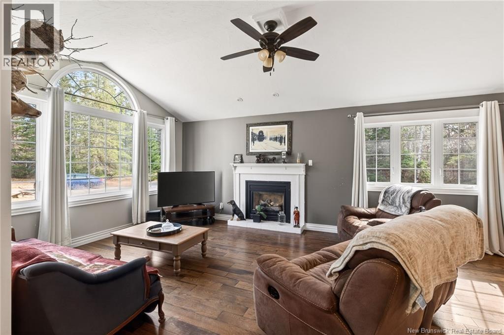 25 Bungay Road - 14