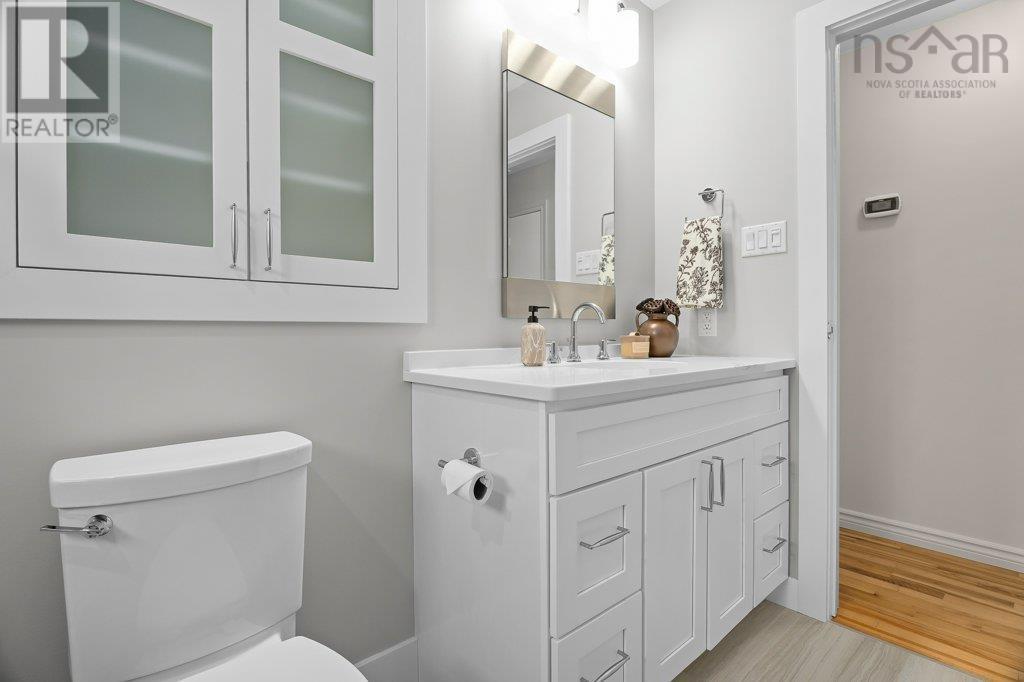 Property 28 of 48 of 120 Flying Cloud Drive