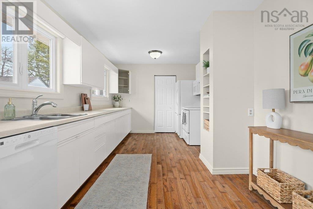 Property 15 of 48 of 120 Flying Cloud Drive