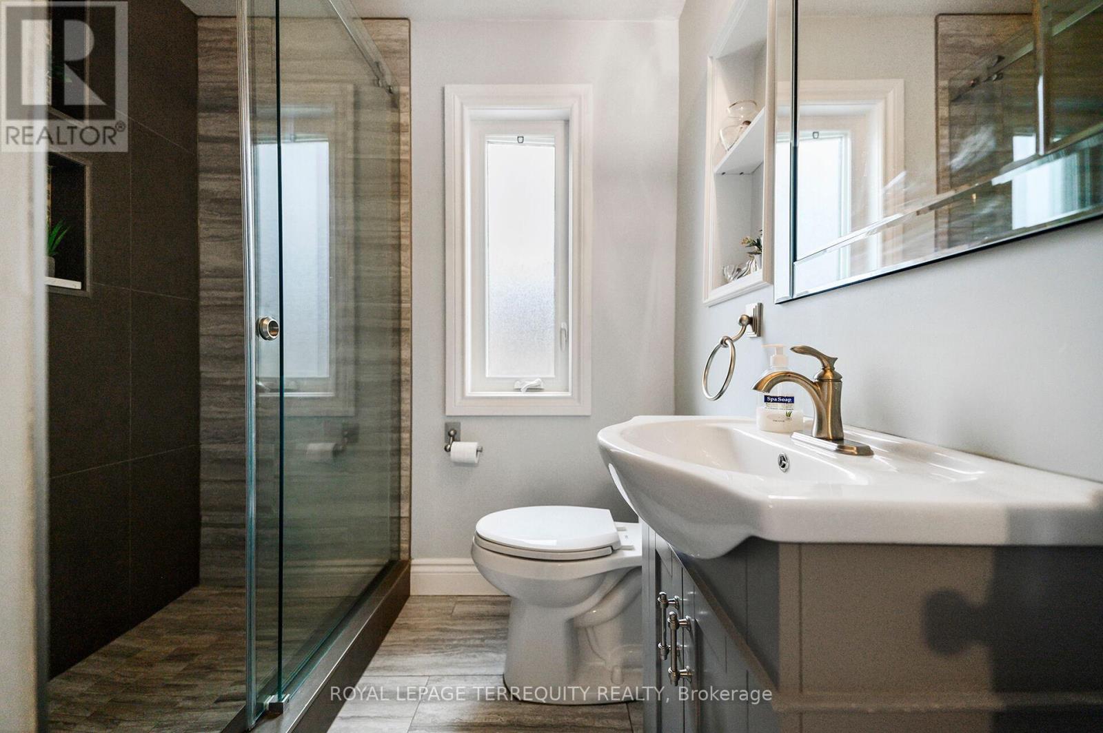 136 STRATHBURN BOULEVARD - 10