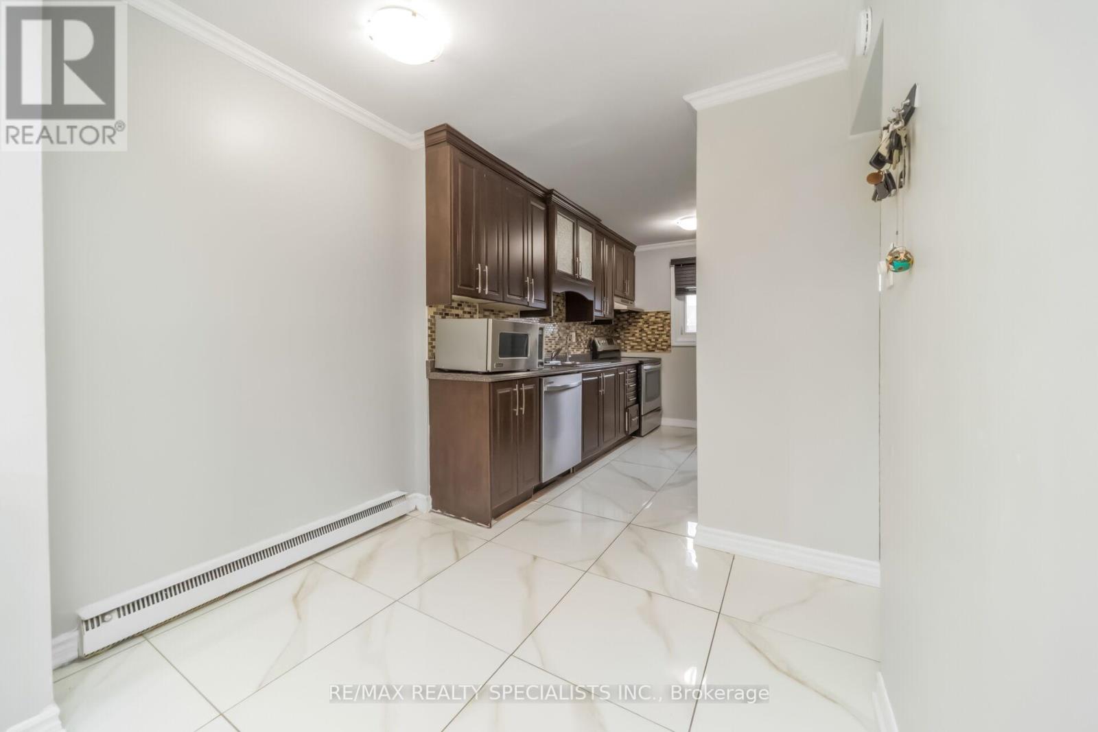 8 GRANTBROOK COURT - 15