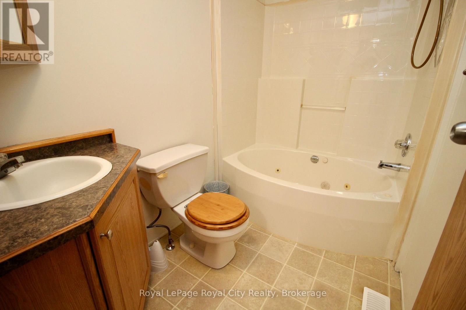 6 OLYMPIA AVENUE - Image 14