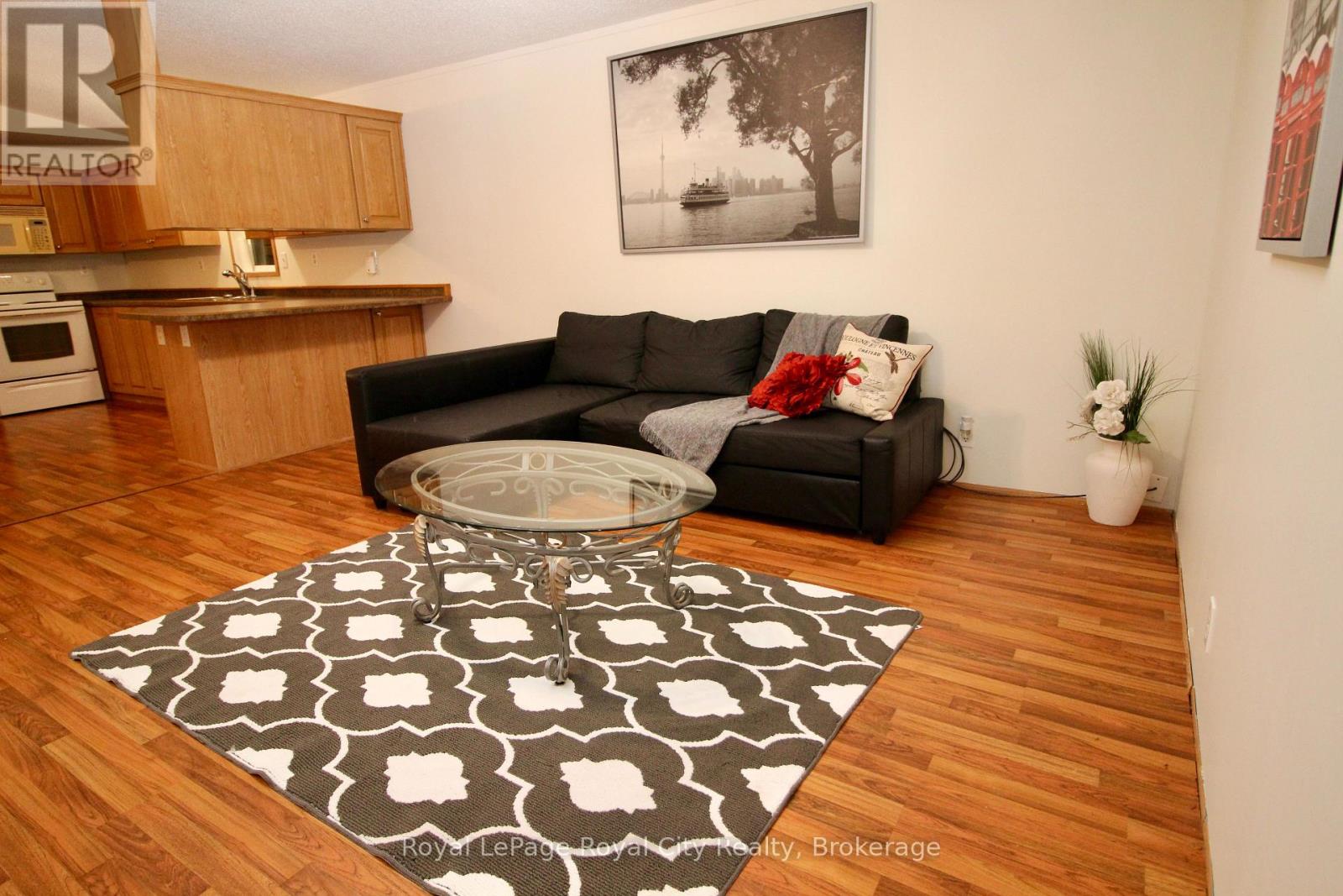 6 OLYMPIA AVENUE - Image 17