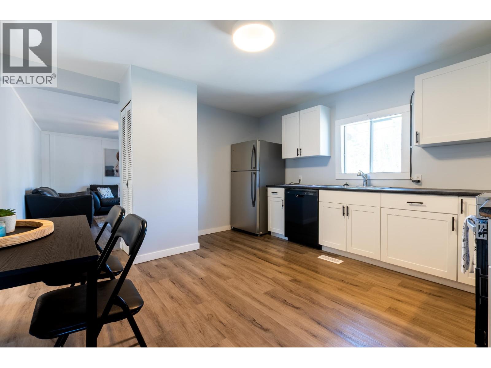 Photo 10 of 32 — 5565 BENDIXON ROAD · Prince George, BC