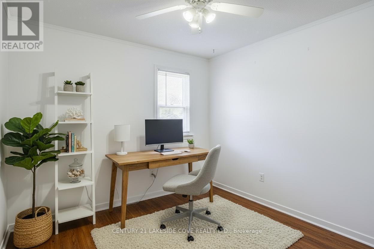 3RD Room / Office Space
