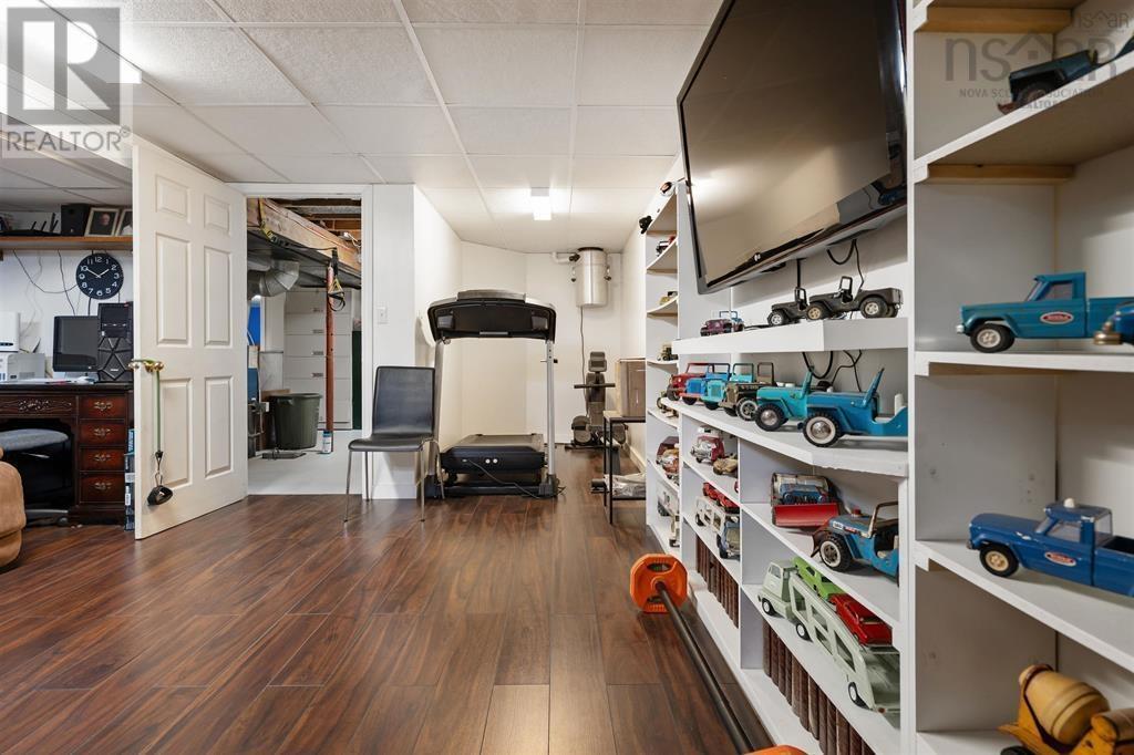684 St Marys Road - 27