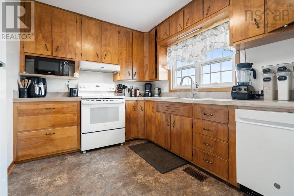 684 St Marys Road - 7