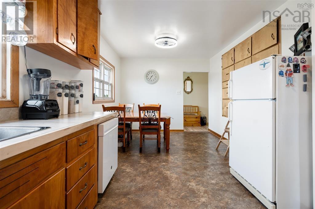 684 St Marys Road - 8