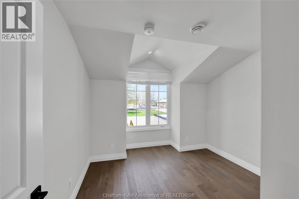 864 Park AVENUE West — photo 19