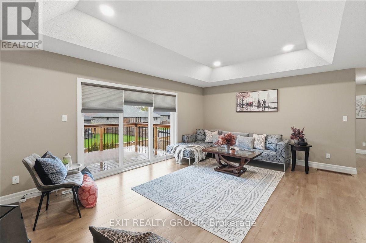 44 LIBERTY CRESCENT - 10