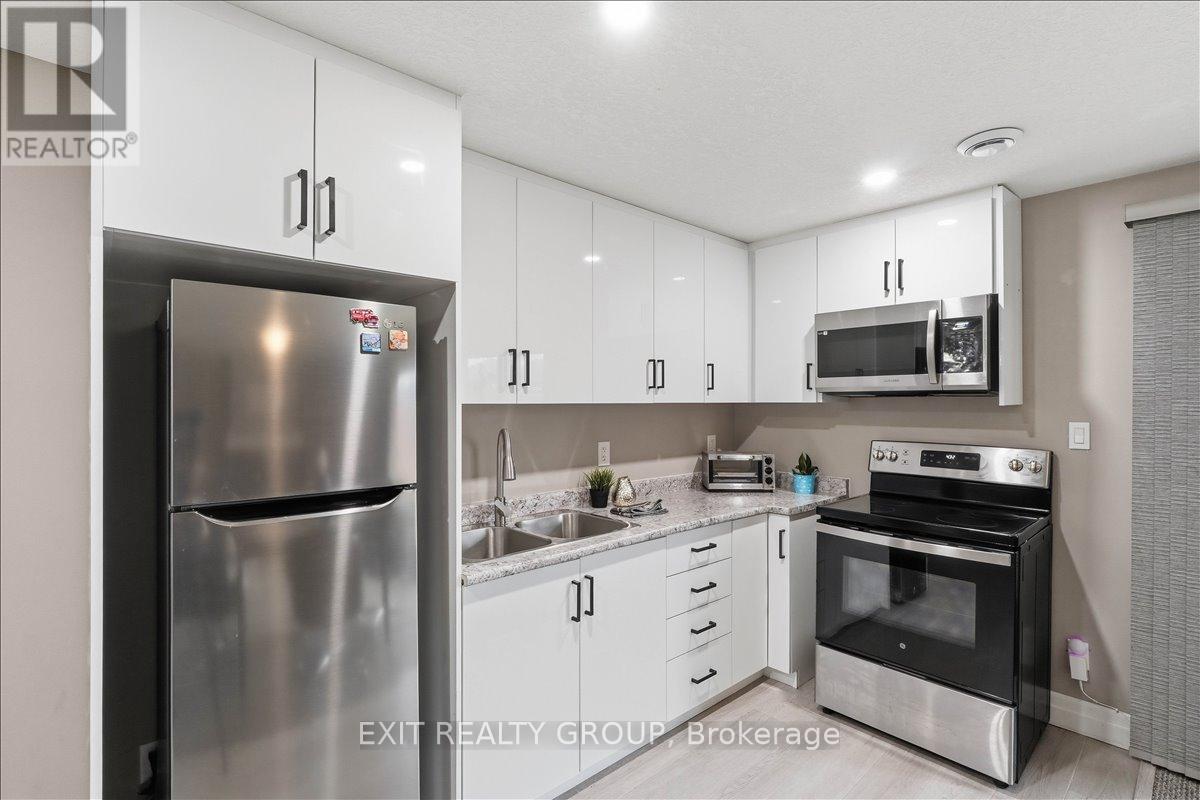 44 LIBERTY CRESCENT - 19