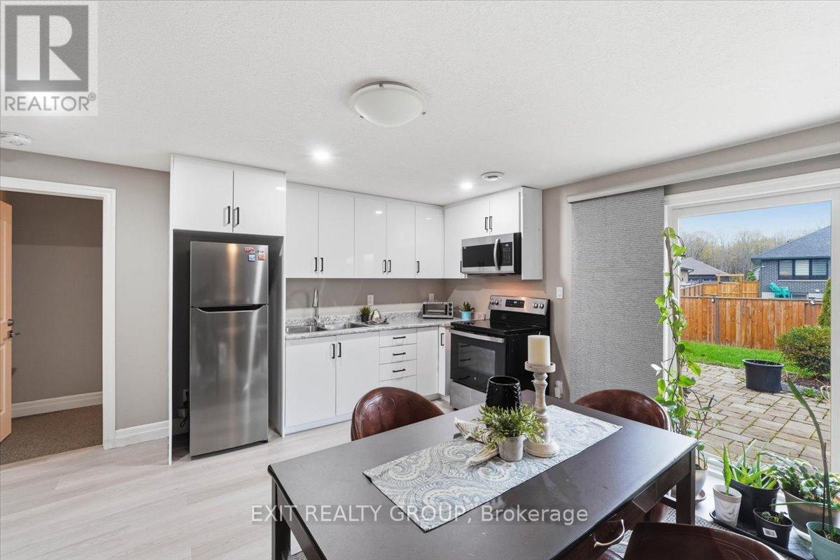 44 LIBERTY CRESCENT - 20
