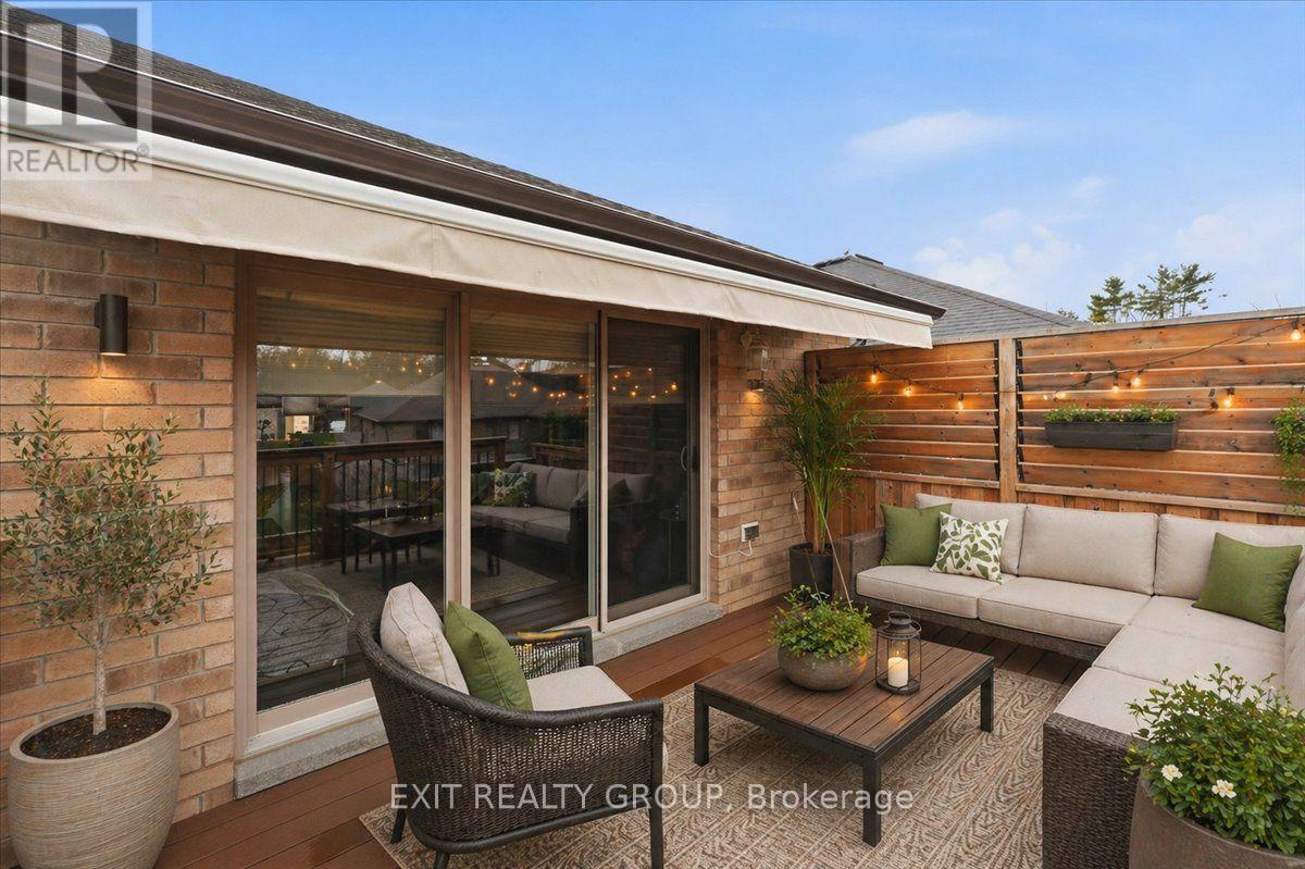 44 LIBERTY CRESCENT - 33