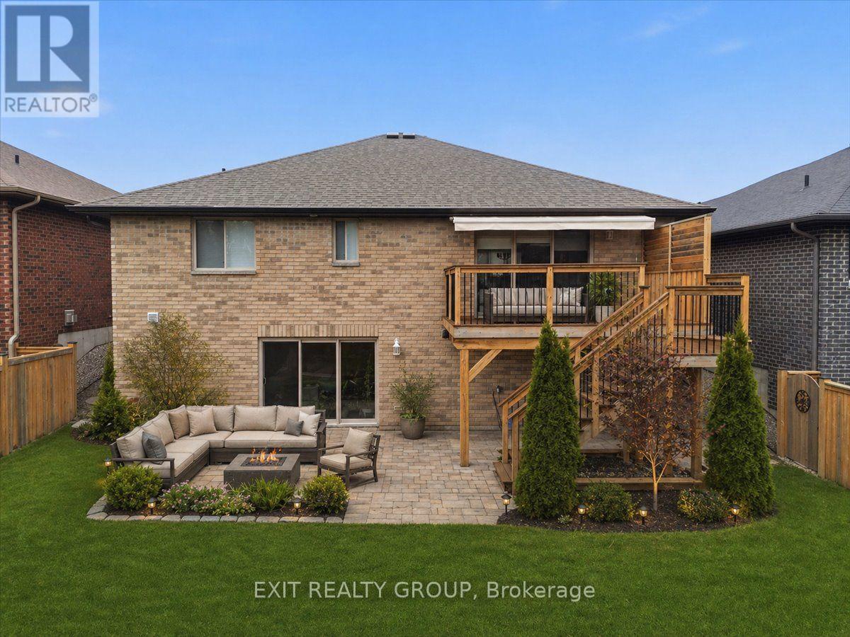 44 LIBERTY CRESCENT - 39