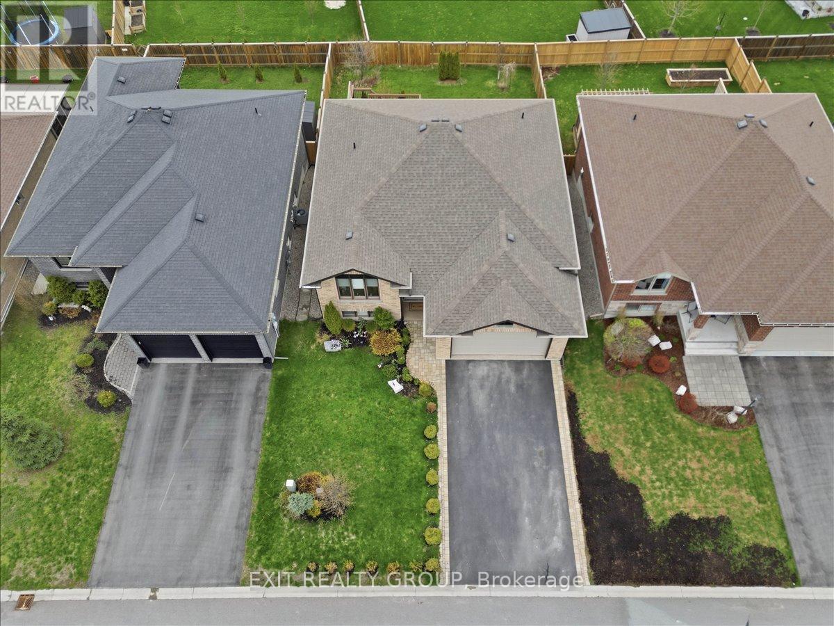 44 LIBERTY CRESCENT - 41