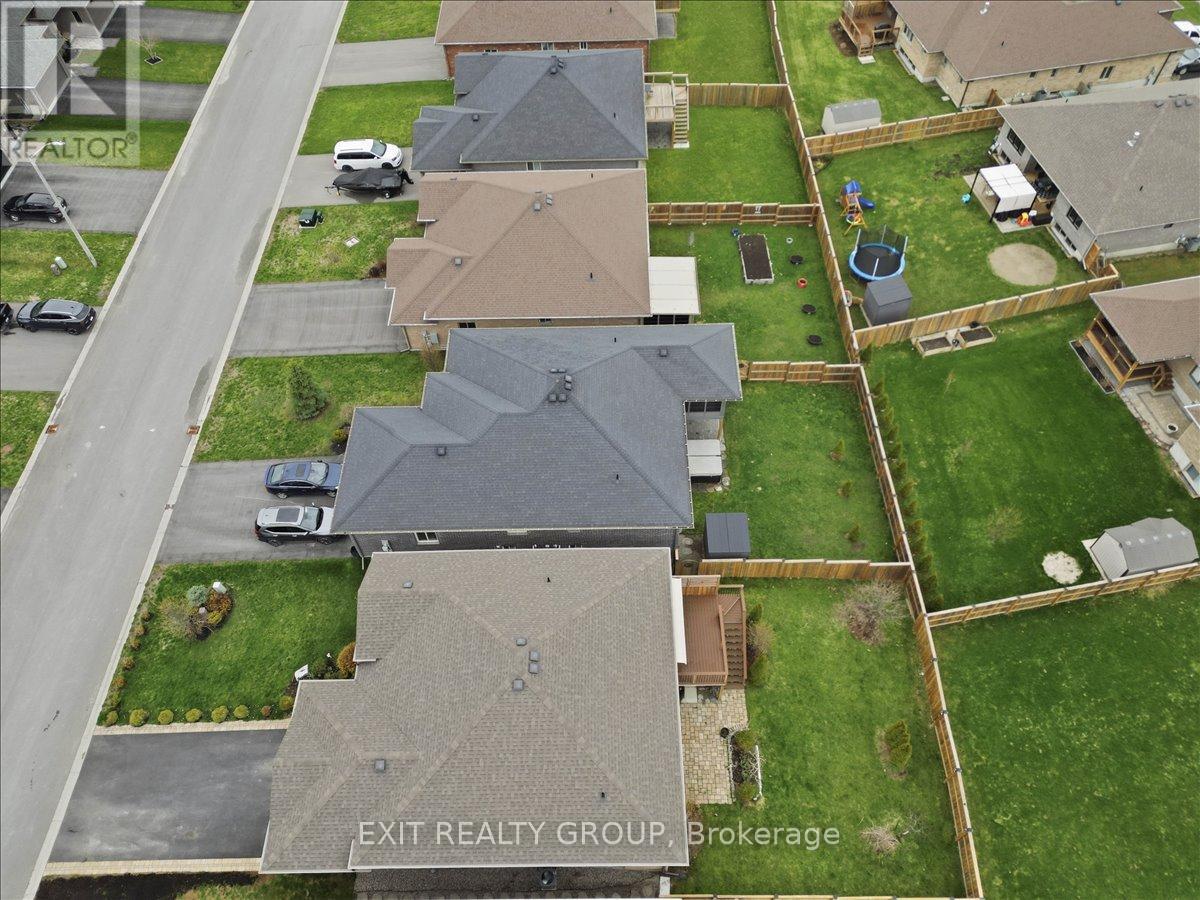 44 LIBERTY CRESCENT - 42