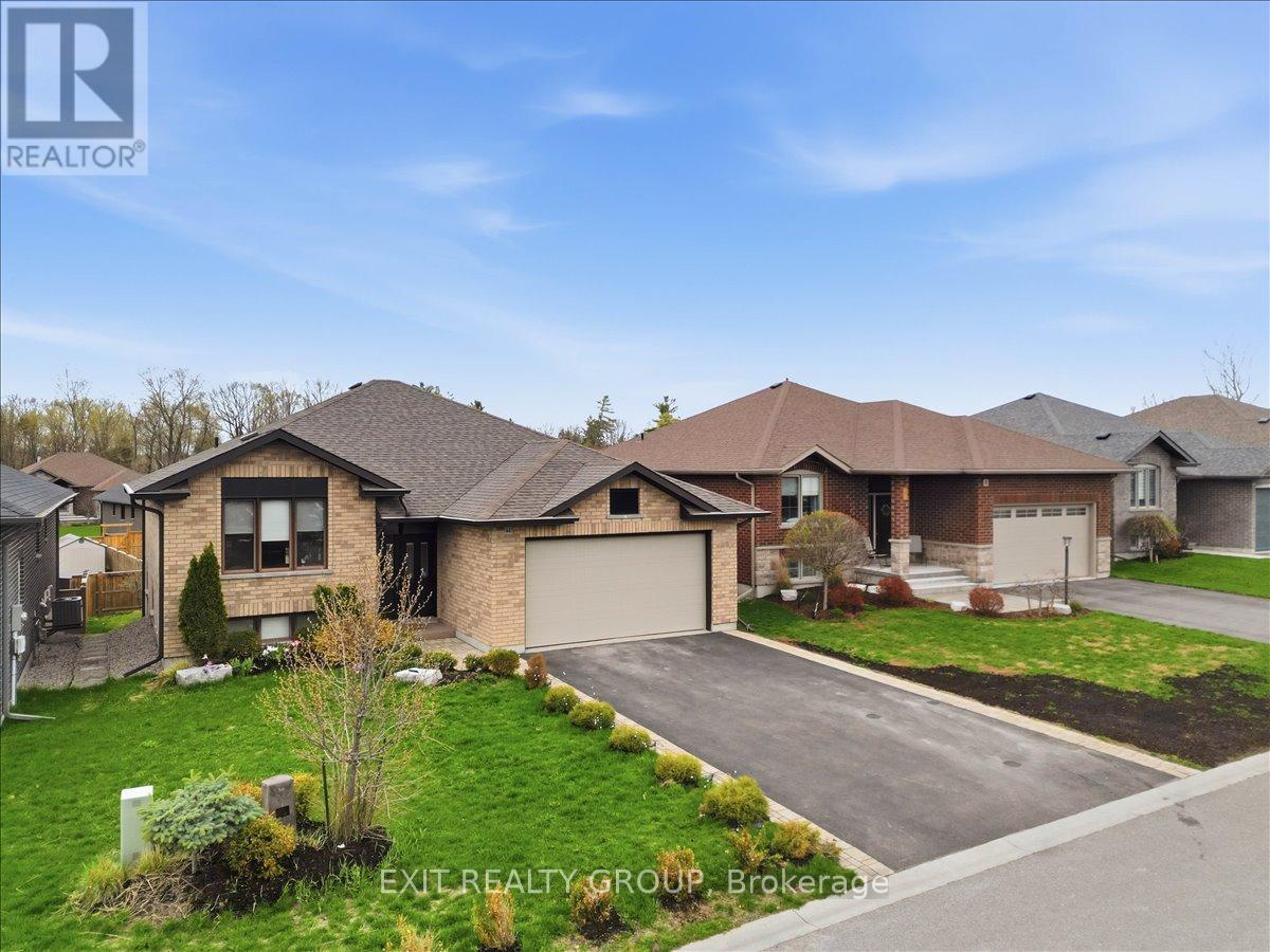 44 LIBERTY CRESCENT - 43