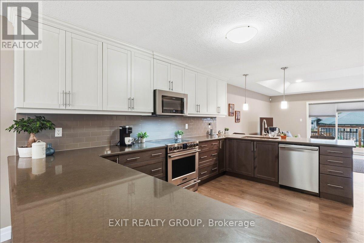 44 LIBERTY CRESCENT - 5