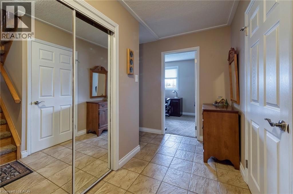 108 QUEENSWAY Drive - 25
