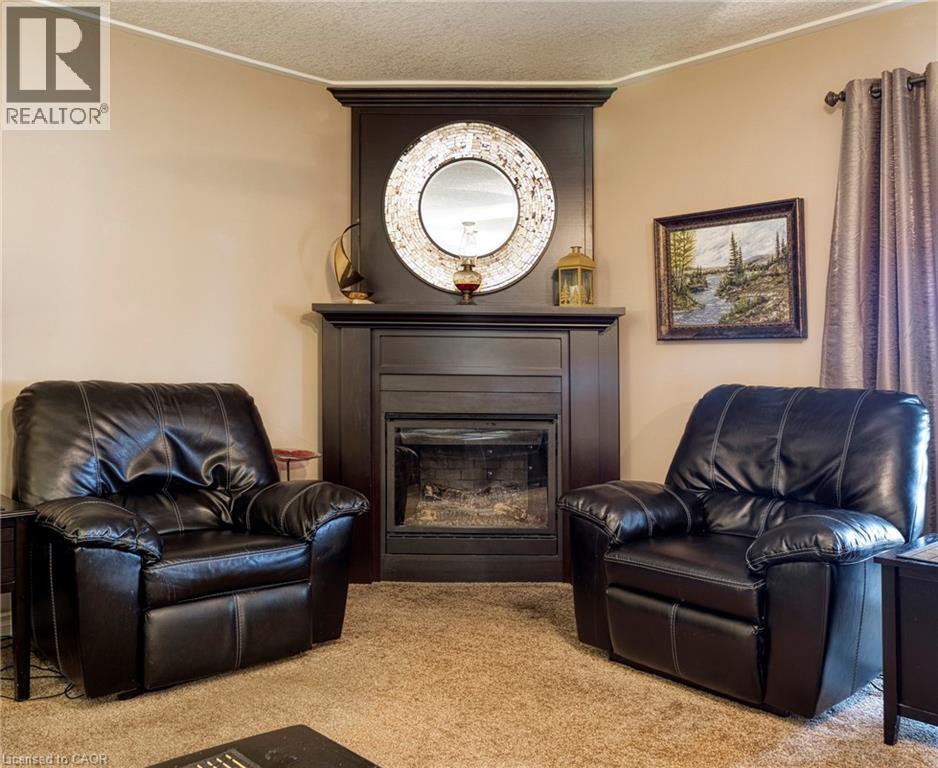108 QUEENSWAY Drive - 32
