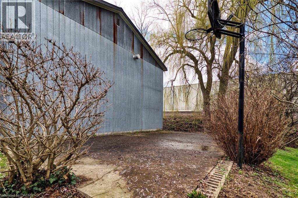 108 QUEENSWAY Drive - 36