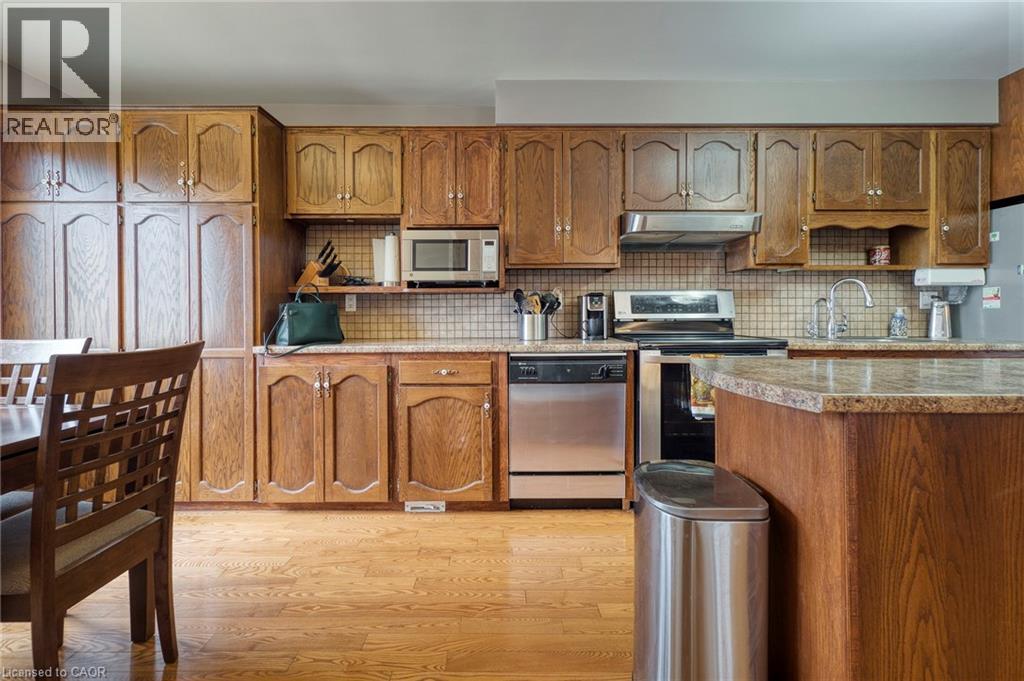 108 QUEENSWAY Drive - 10