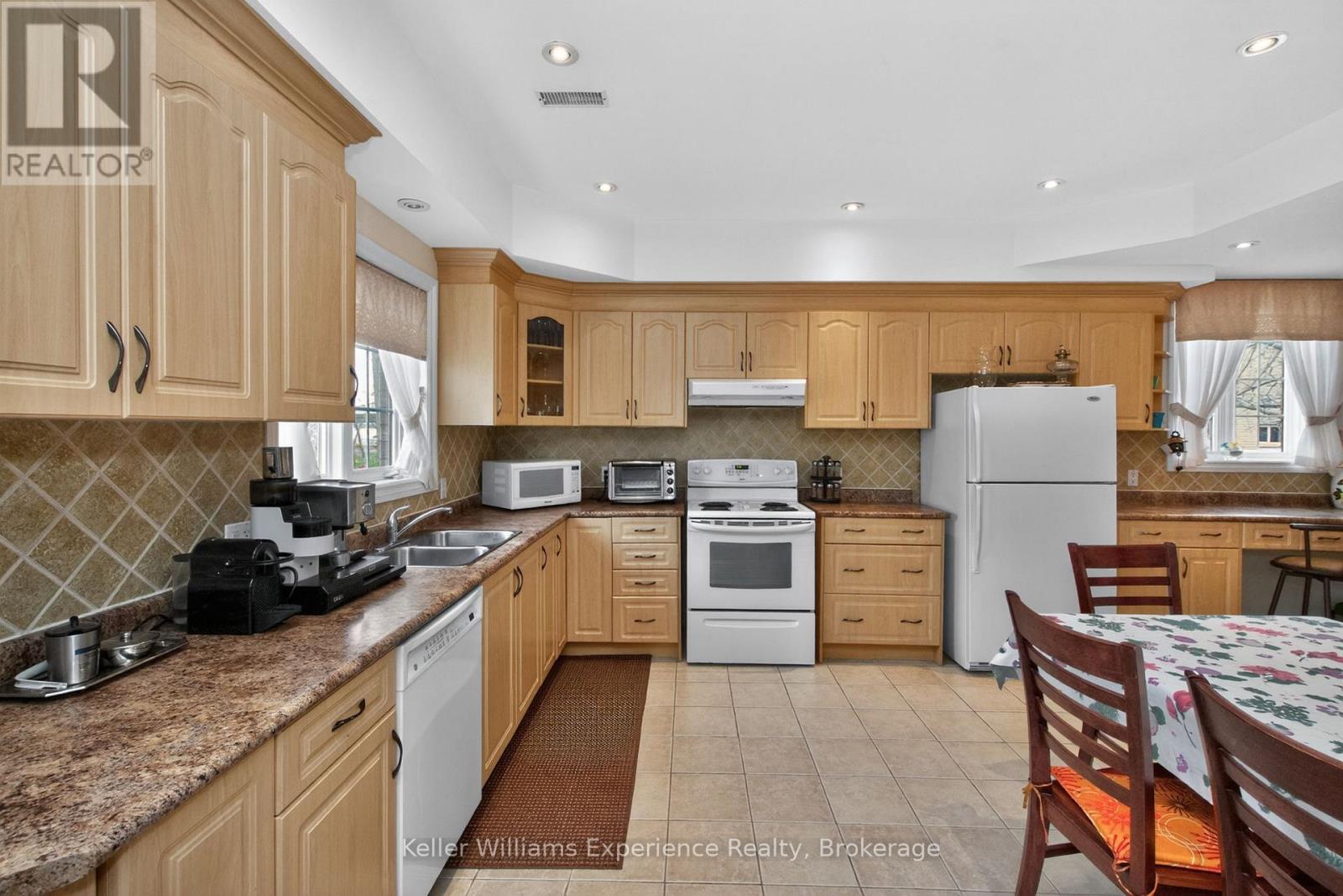 81 SILVER BIRCH CRESCENT - 14