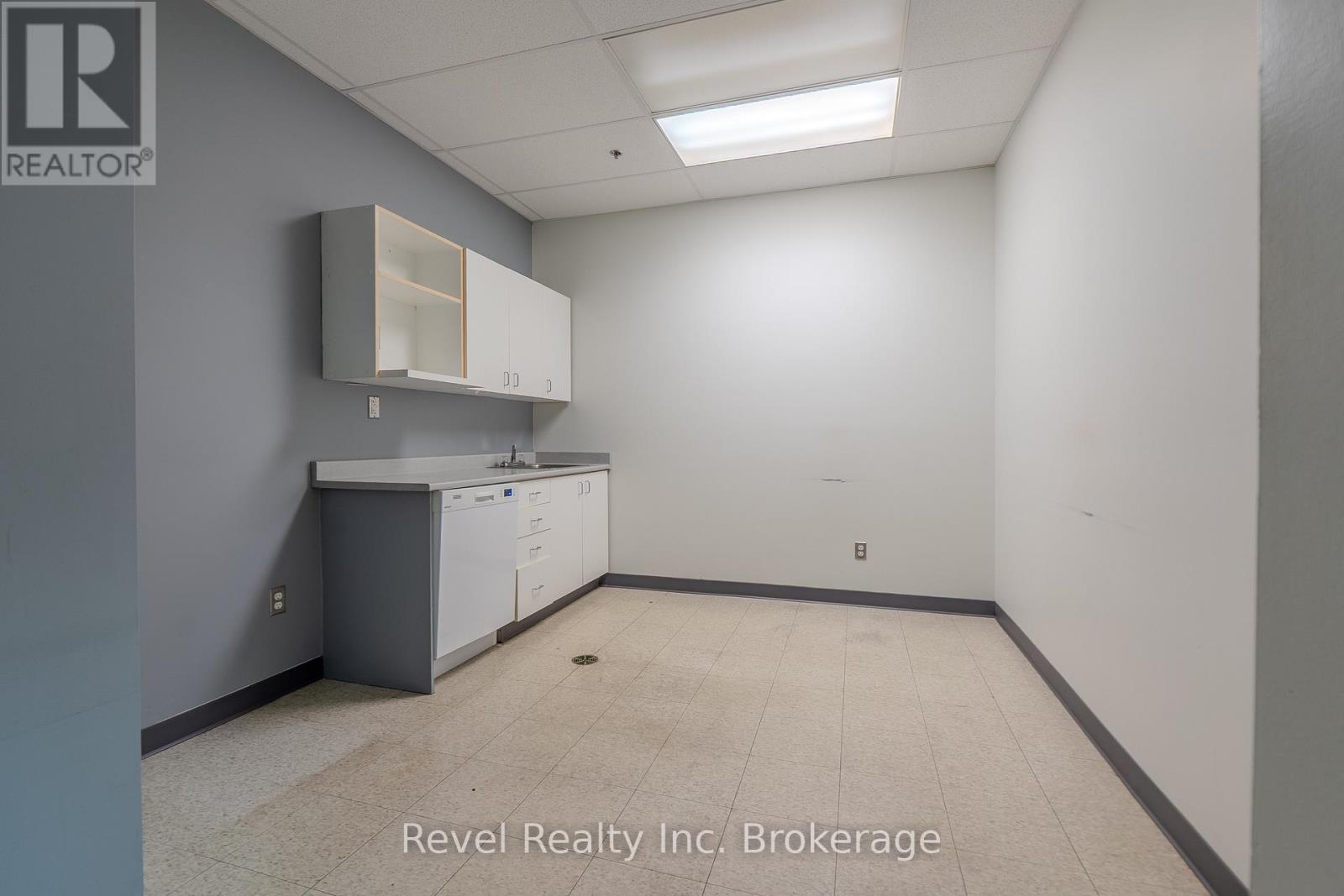 180 Shirreff Avenue — photo 20