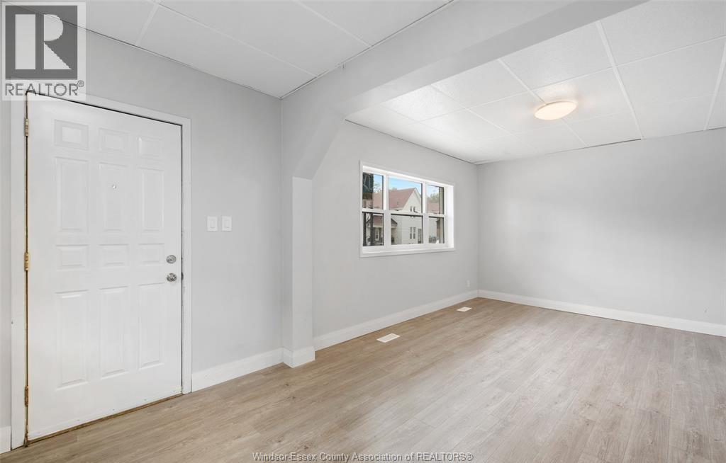 736 UNIVERSITY East Unit# 1, Windsor, Ontario, N9A2Z7 — Photo 2