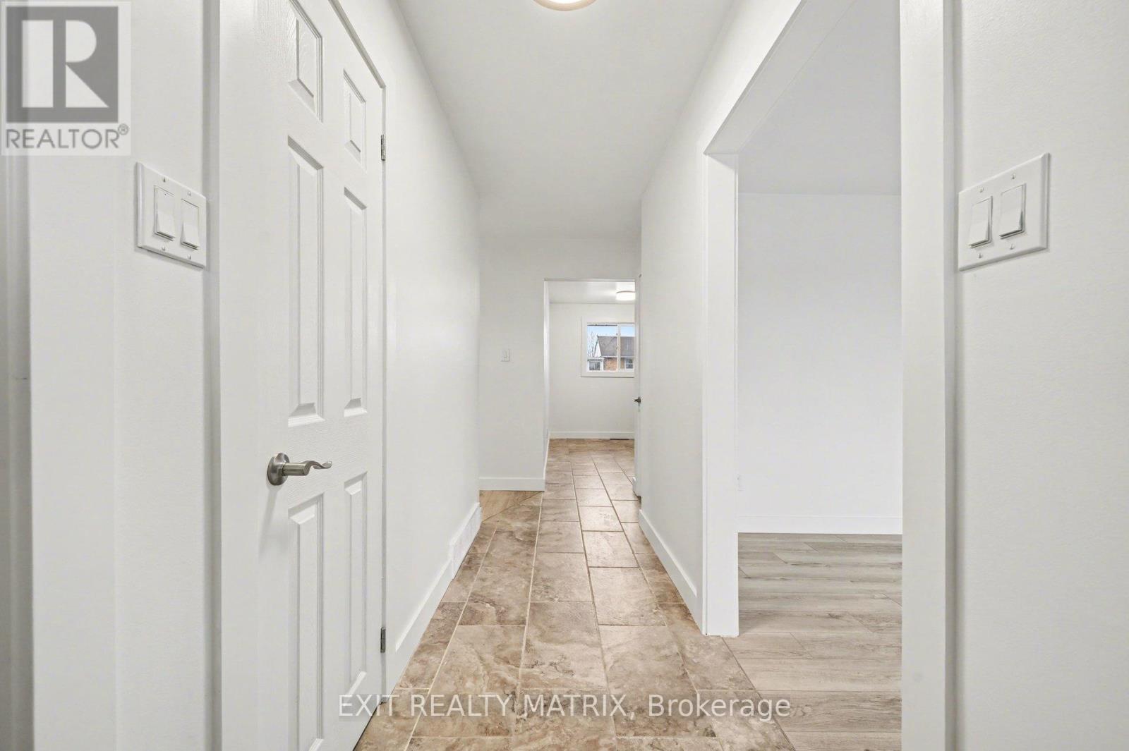 1740 SAINT-LAURENT STREET - 5