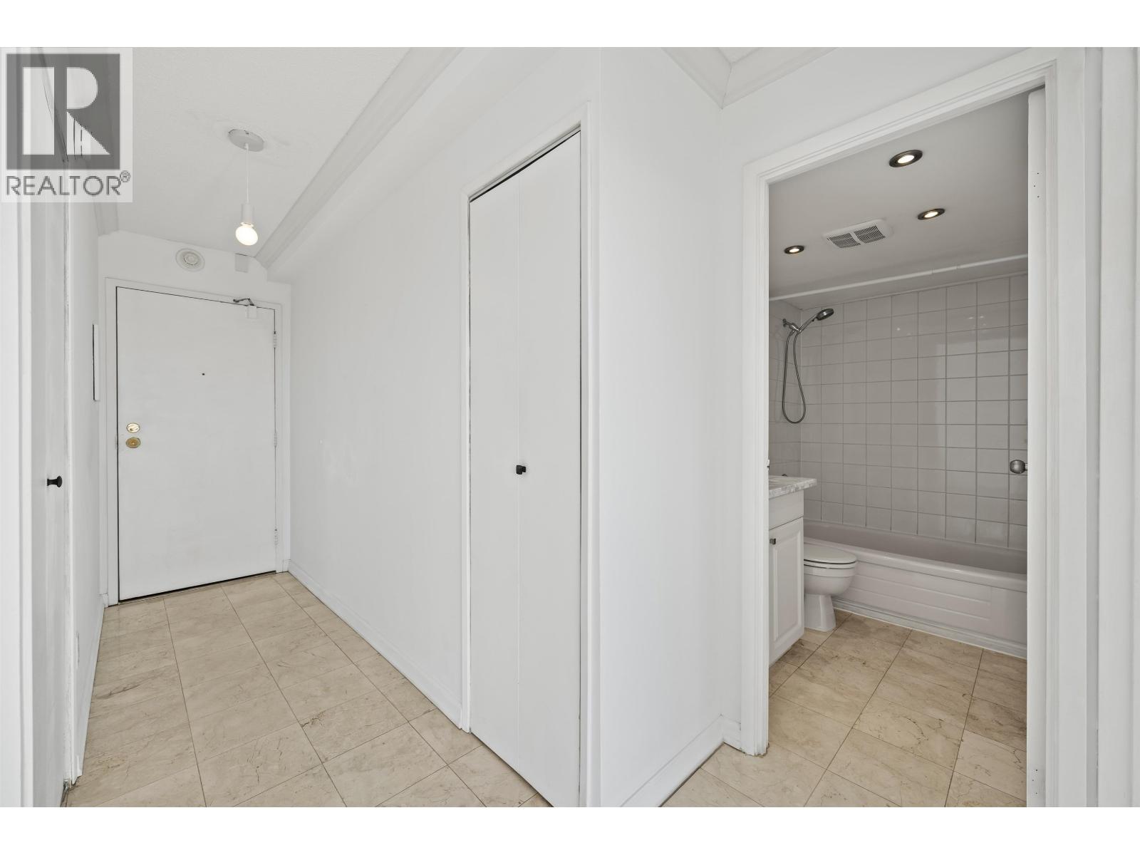 301 320 ROYAL AVENUE — photo 13