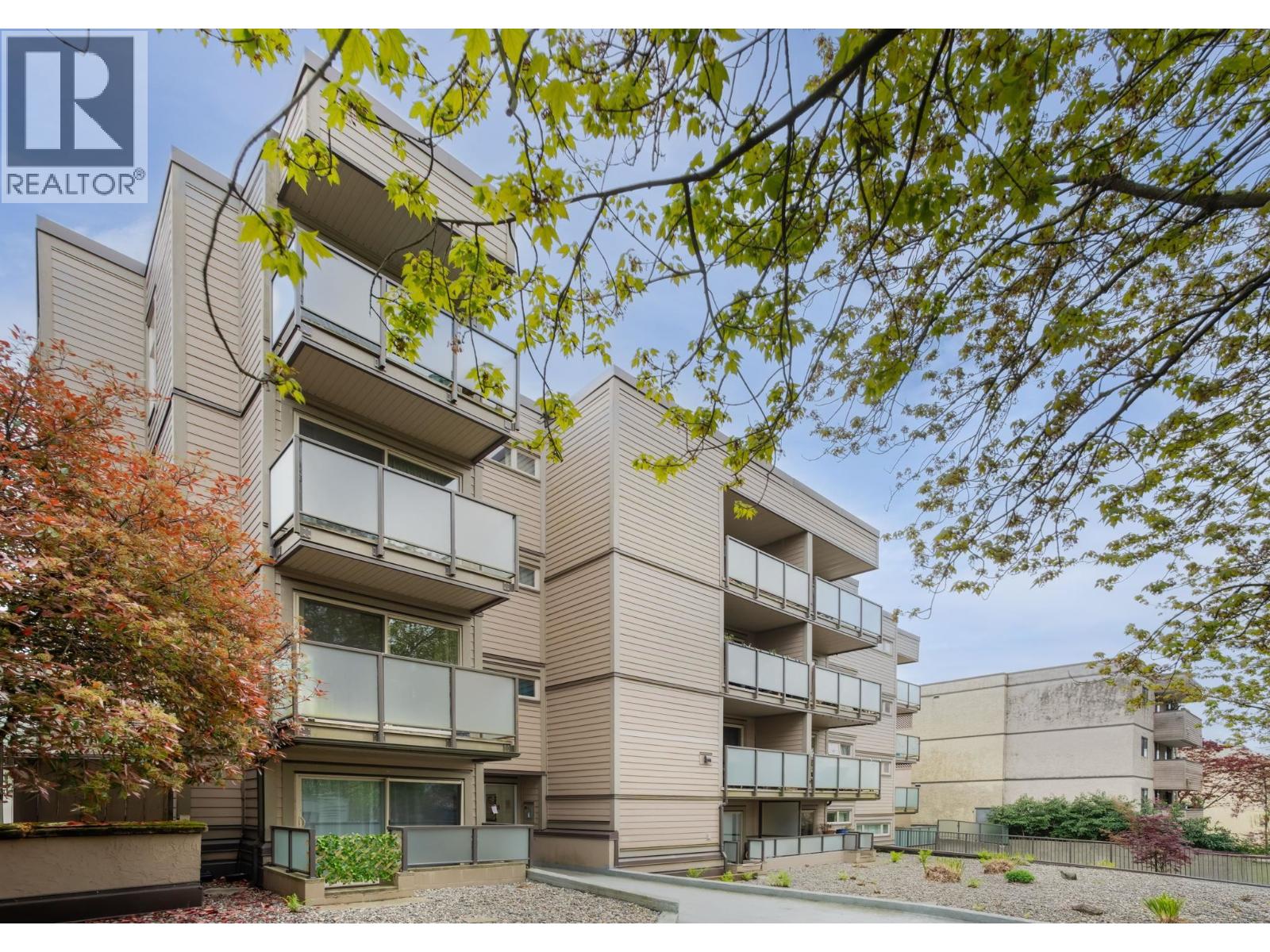 405 1864 FRANCES STREET