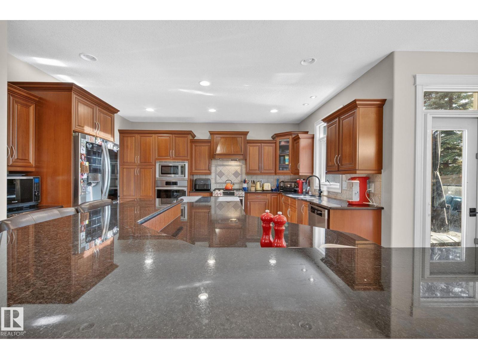 918 HOLLINGSWORTH BN NW, Edmonton