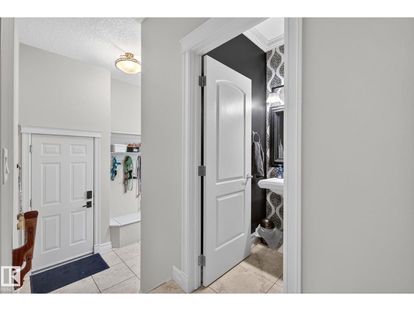 918 HOLLINGSWORTH BN NW, Edmonton