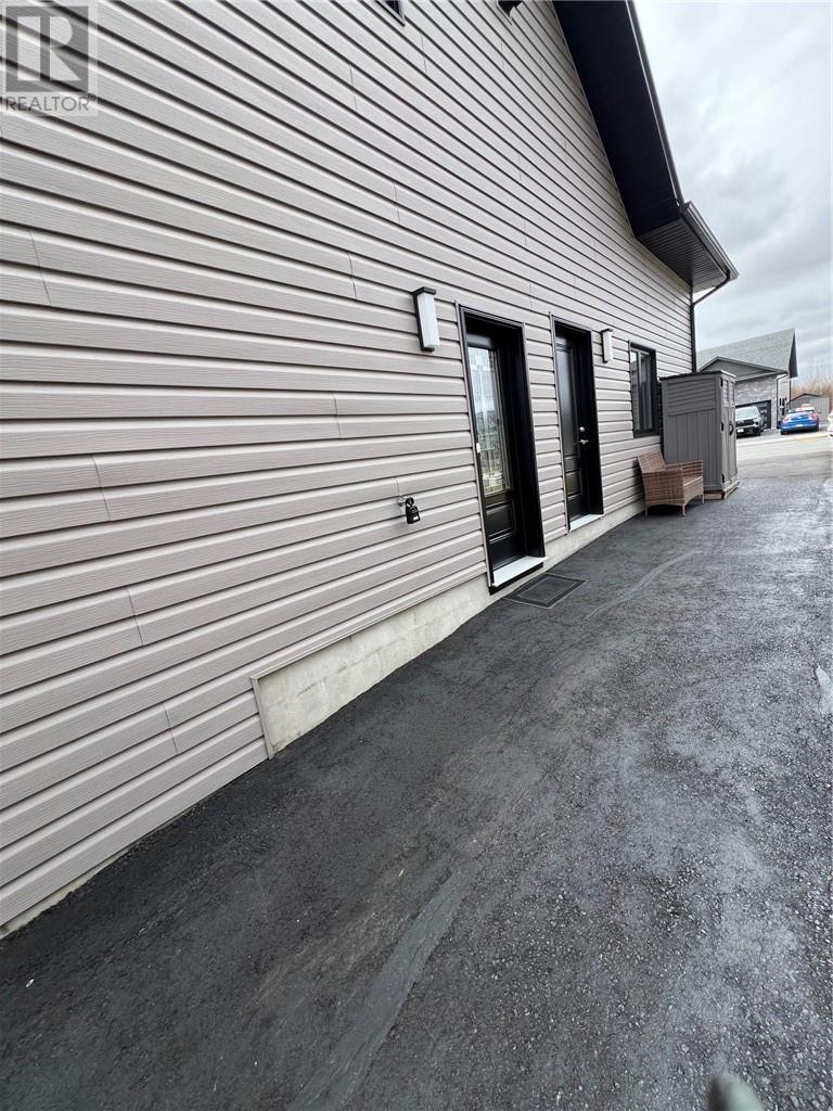 190 Hollybrook Crescent, Azilda, Ontario, P0M1B0 — Photo 12